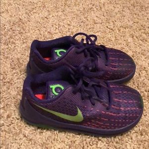 Nike Kevin Durant kid’s shoes 👞 💜💜